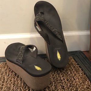 Volatile Flips Flops