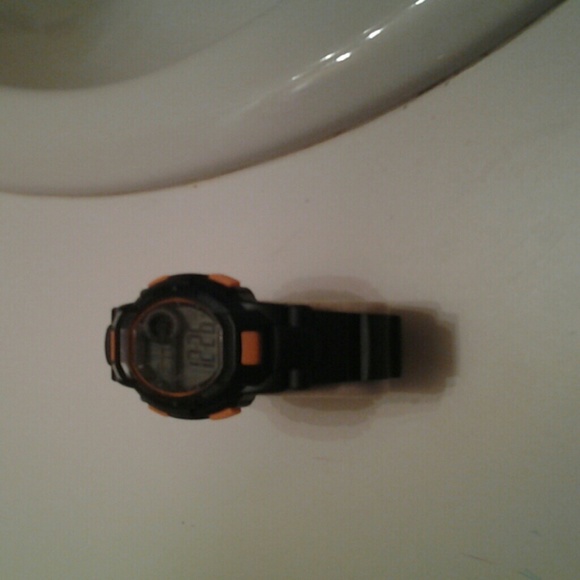 Wach - Picture 2 of 2