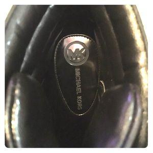 MK black boots