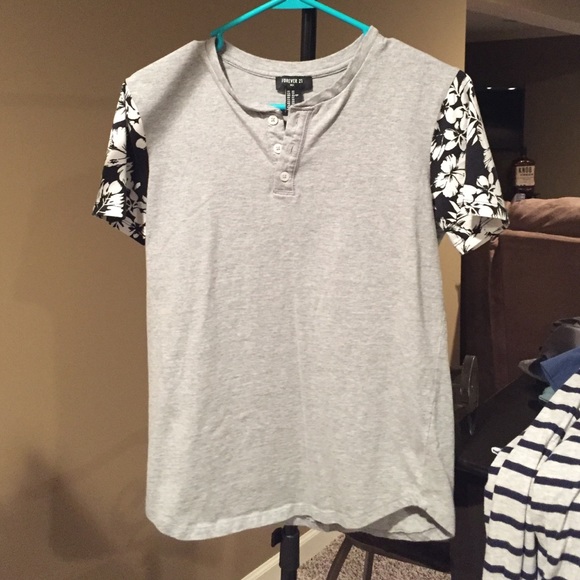 Floral Sleeve T- shirt
