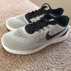 Nike Free Run Size 5Y or 6.5 in women