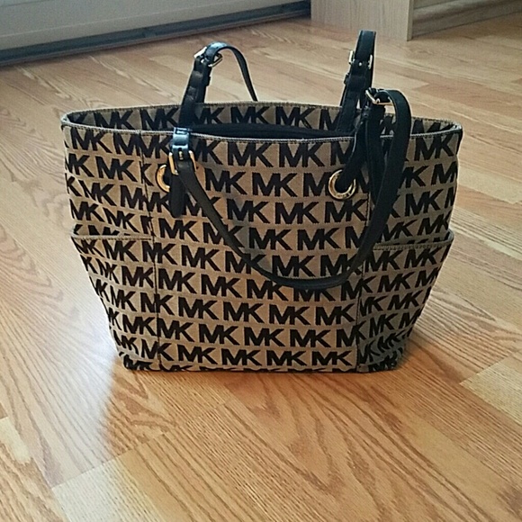 Michael Kors Jet Set Logo Tote