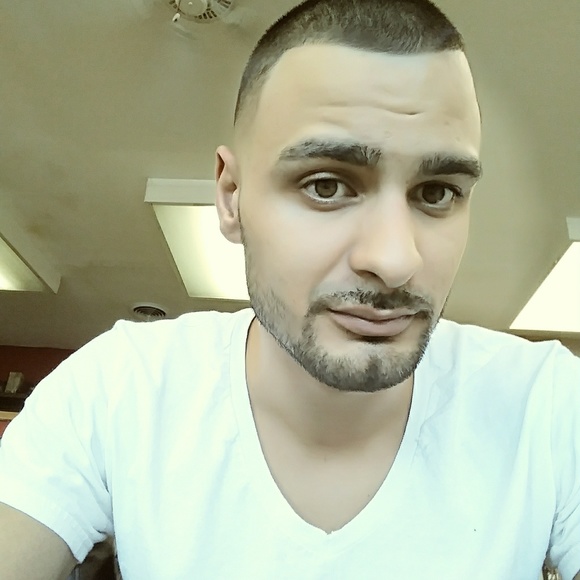 Meet your Posher, Em - Picture 3 of 6