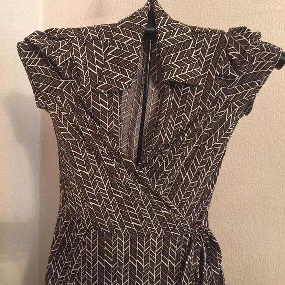 WRAP DRESS - Picture 2 of 3