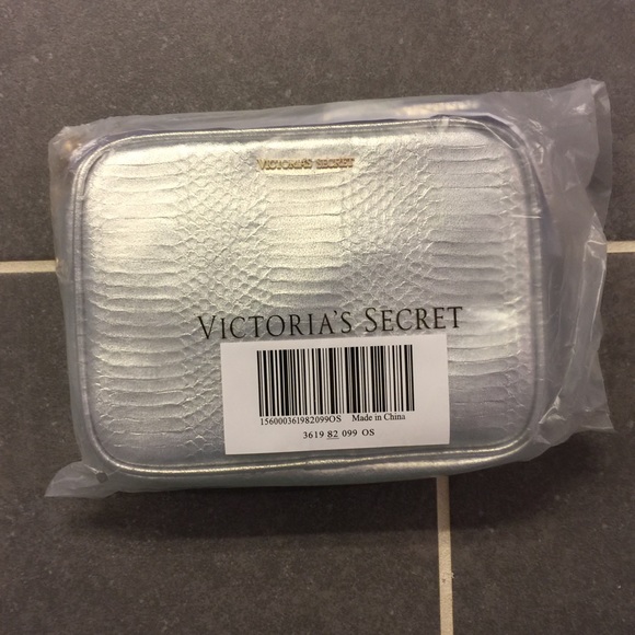 Victoria's Secret Handbags - 💕 2016 Victoria Secret's Fashion Show Purse