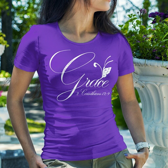 Grace fitted T-shirt + Free gift