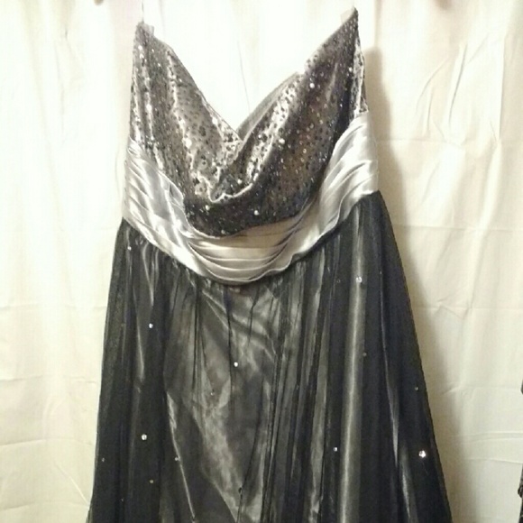Debs plus size prom dress - Picture 2 of 6
