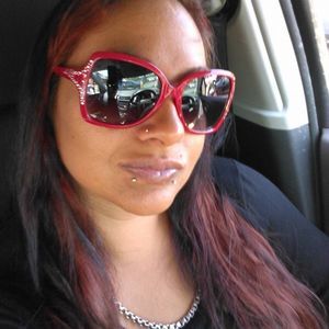 Meet your Posher, Ebony