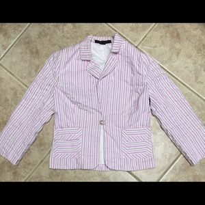 COMBO: Blazer & trouser pants. Light pink stripes.