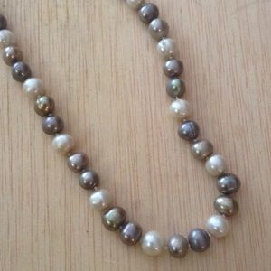NWT Knotted Black, brown and cream pearl necklace