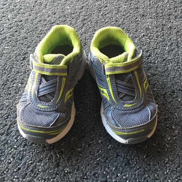 Saucony sneakers size 5.5w