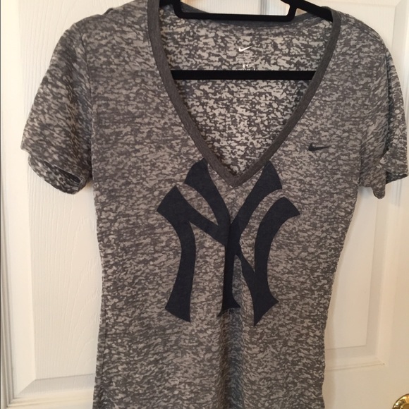 Women's Nike Yankee tee shirt