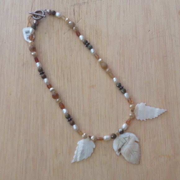 NWT Toggle Pearl Brown Stone necklace