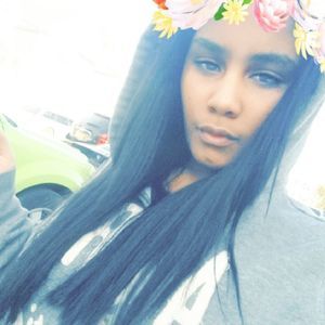 Meet your Posher, Noemi