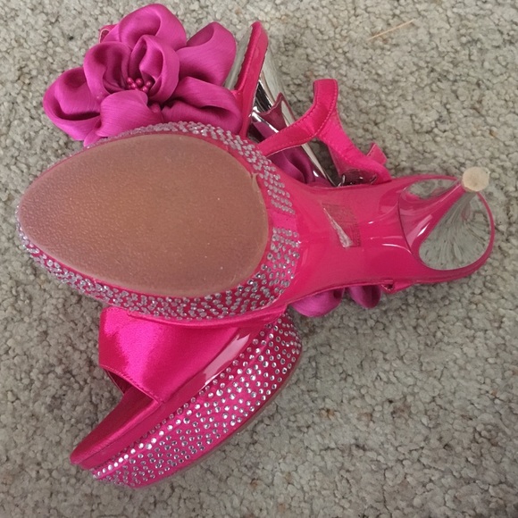 Beautiful Stephan Brand Heels! - Picture 3 of 4