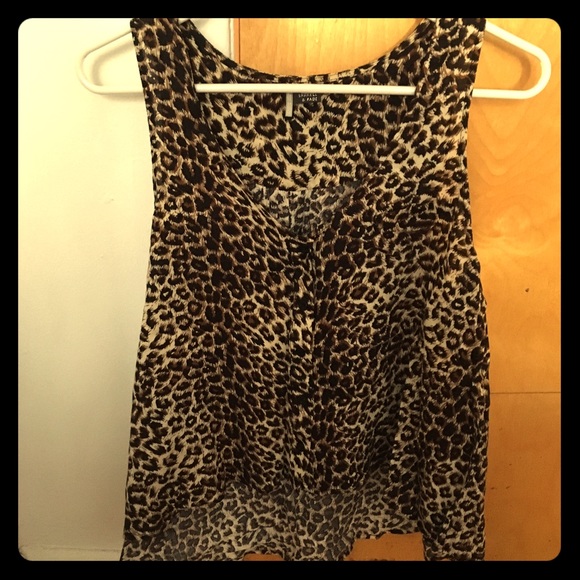 Leopard print hi-lo sleeveless top