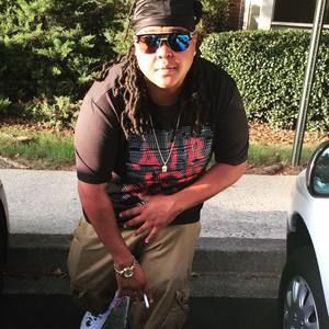 Meet your Posher, Tee