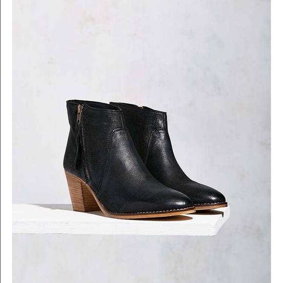 Urban Outfitters Faye Booties