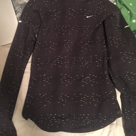 Nike pullover - Picture 2 of 2