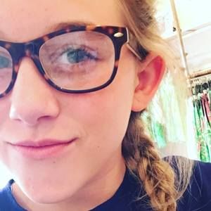 Meet your Posher, Chloe