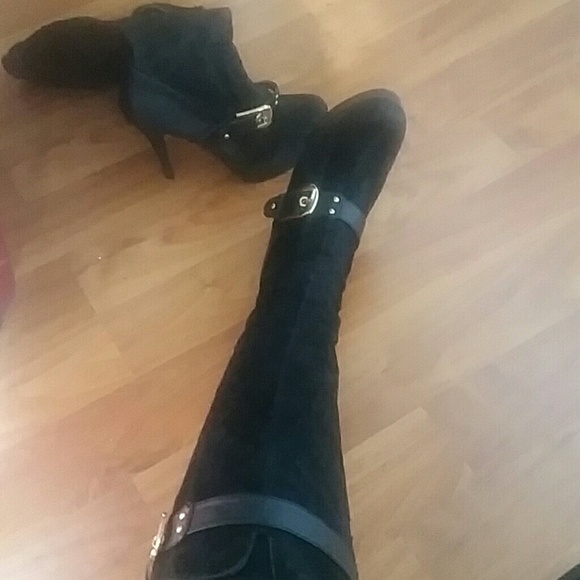Knee high Boots - Picture 2 of 2