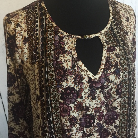 Flowy Dark Toned Flower Top - Picture 2 of 2