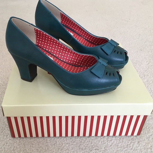 Dark Teal pump