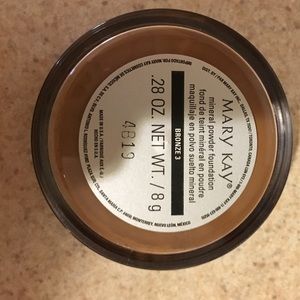 Mary Kay Bronze 3 Mineral Powder Foundation