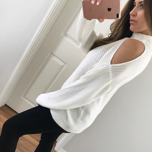 SALE 🏴 Last • Beautiful Ivory Sweater - Picture 3 of 4