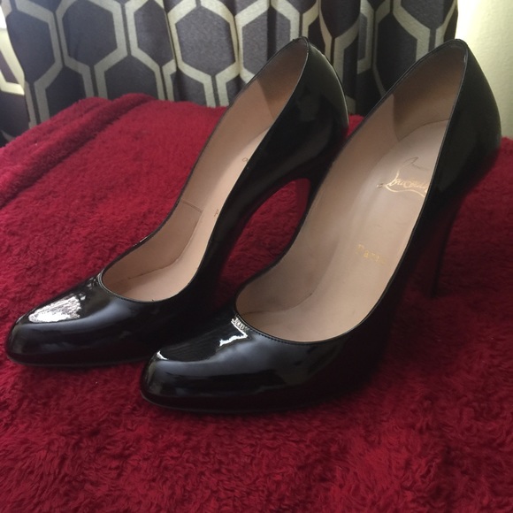 Beautiful Christian Louboutin Patent Shoes 38.5.
