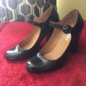 Black Patent Leather Mary Jane Pumps...Classic!