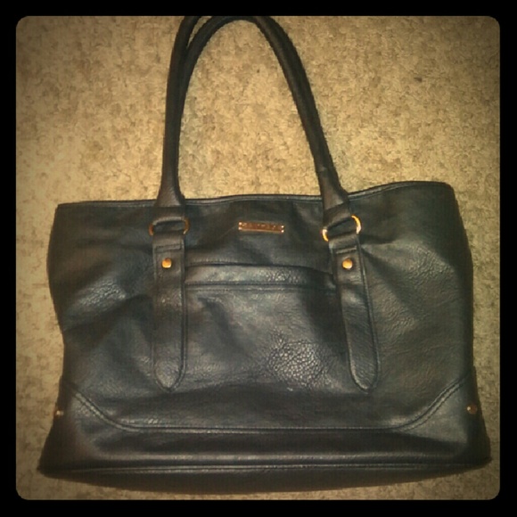 Black shoulder hand bag