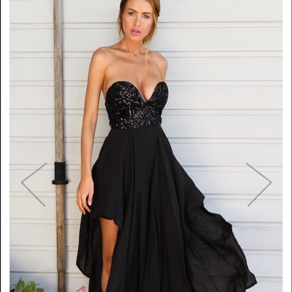 The perfect party dress for NYE!