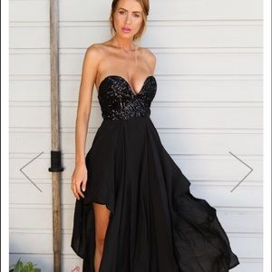 The perfect party dress for NYE!