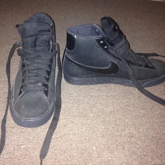 Black Nike