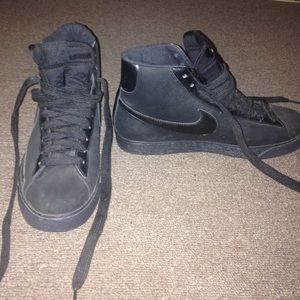 Black Nike