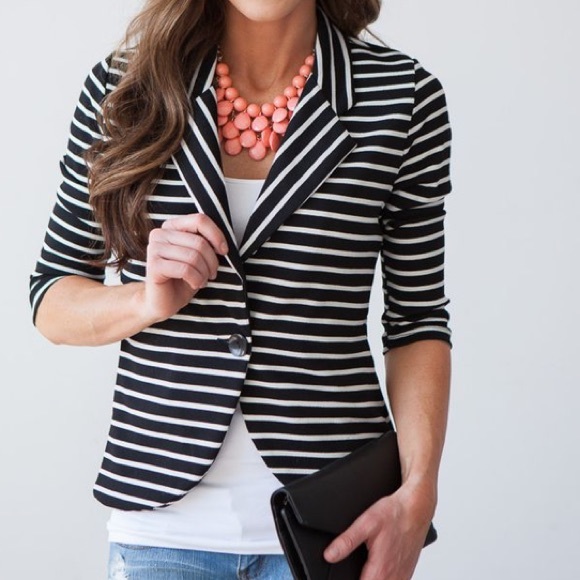 Peach statement necklace - Picture 2 of 3