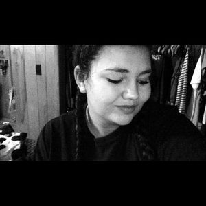 Meet your Posher, Mekala