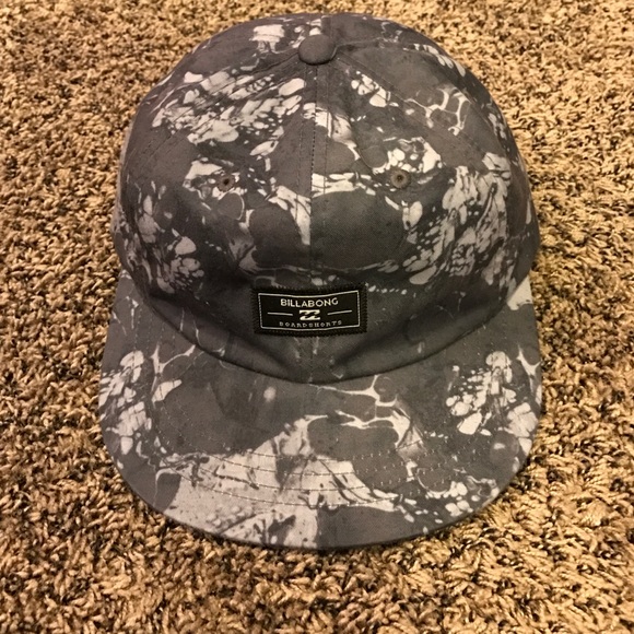 Billabong hat like new! Hardly worn!