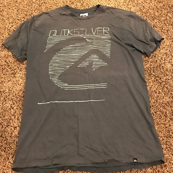 Quicksilver t shirt size L