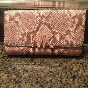 Brand new (NEVER USED) Michael Kors wallet