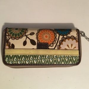 Fossil wallet/coin purse. Holds 18 cards!