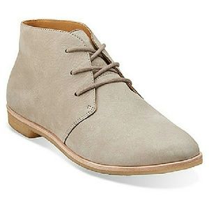 NEW Clarks Phenia Desert Boot Sand Nubuck