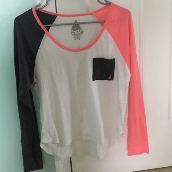 long sleeve tee gray and pink volcom🏵