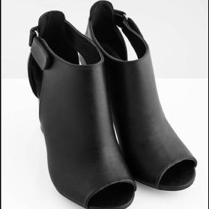 Luciana Peep Toe Heel