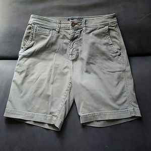 Classic fit grey shorts