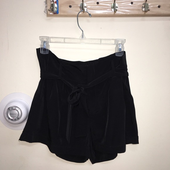 High waisted chiffon shorts 👌🏻
