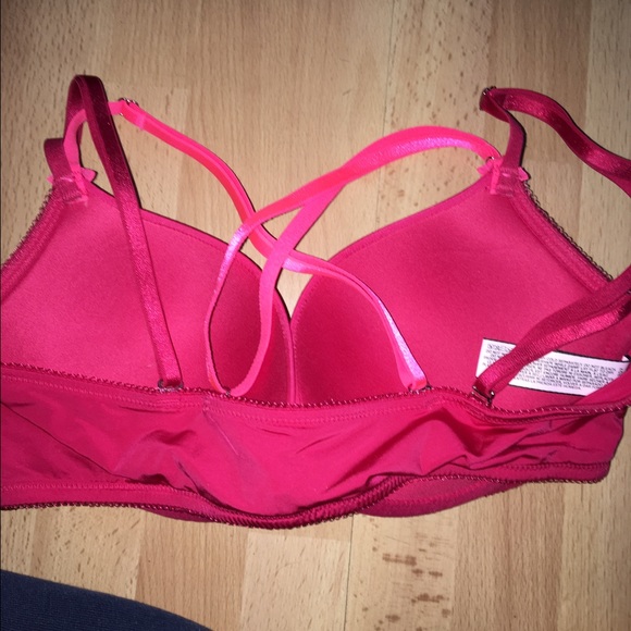 Victoria's Secret Bra - Picture 2 of 3