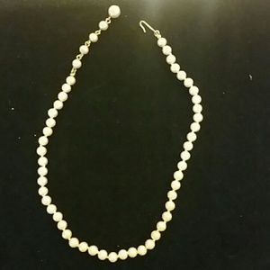 Vintage 15 1/2" Faux Pearl necklace