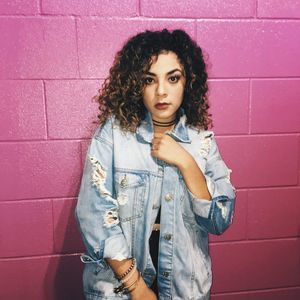 Meet your Posher, Anaya